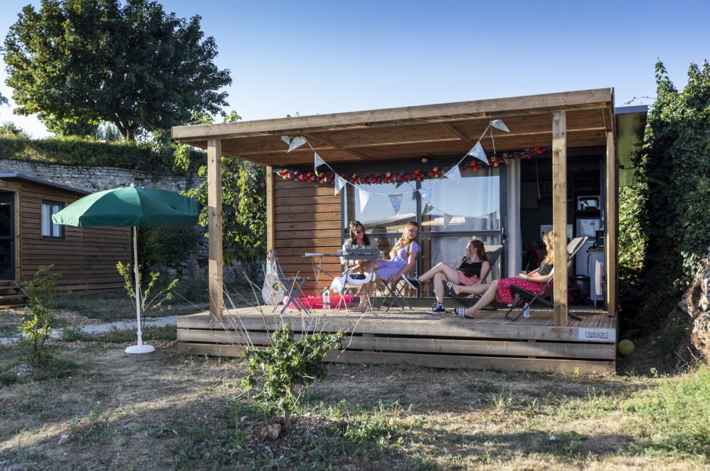 Glamping Camping Huttopia Meursault